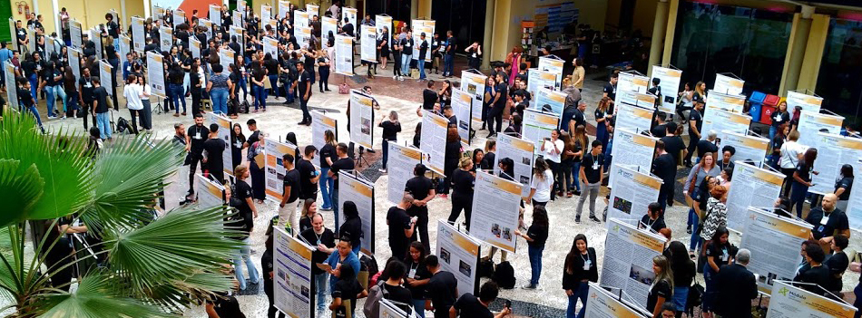 Alunos participando das atividades no evento