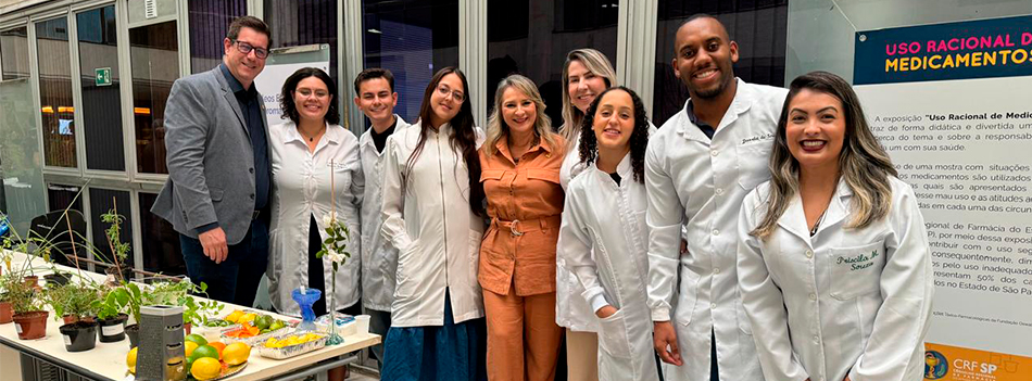 alunos-farmacia-crf